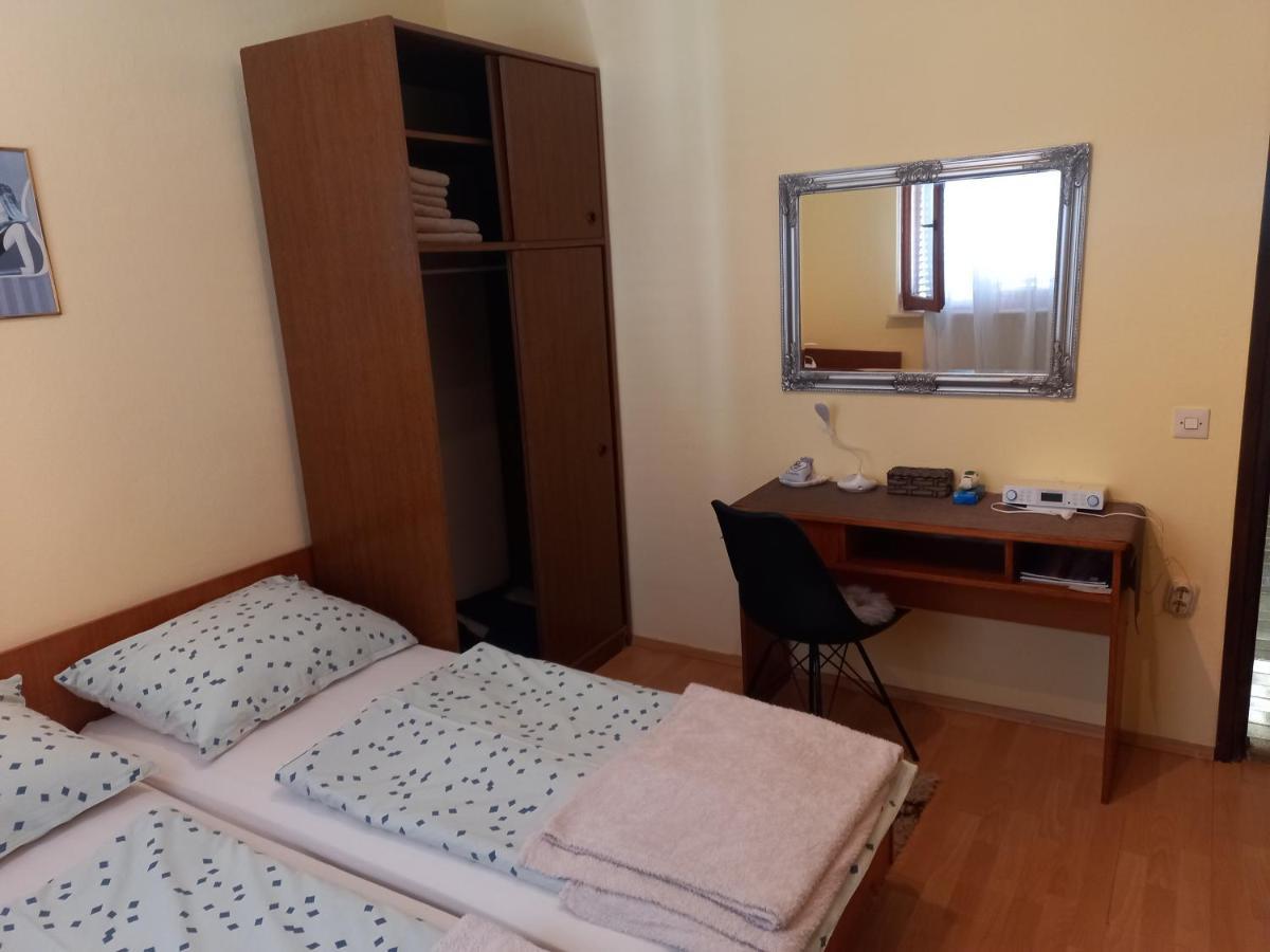 Apartman Goran Vodice Exteriör bild