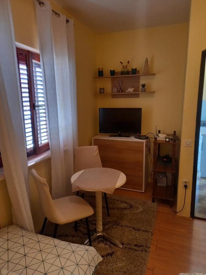 Apartman Goran Vodice Exteriör bild