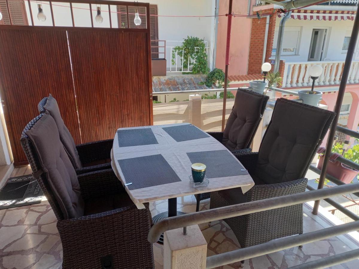 Apartman Goran Vodice Exteriör bild