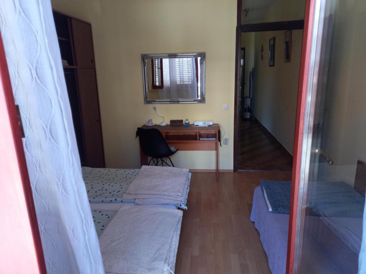 Apartman Goran Vodice Exteriör bild